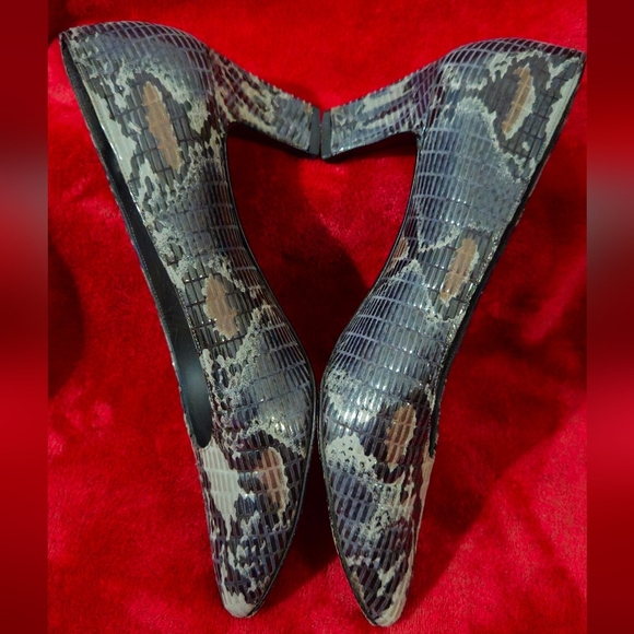 Stuart Weitzman Snakeskin Pattern Leather Heels Gray, Black and Brown - Size 7.5 - Picture 4 of 6